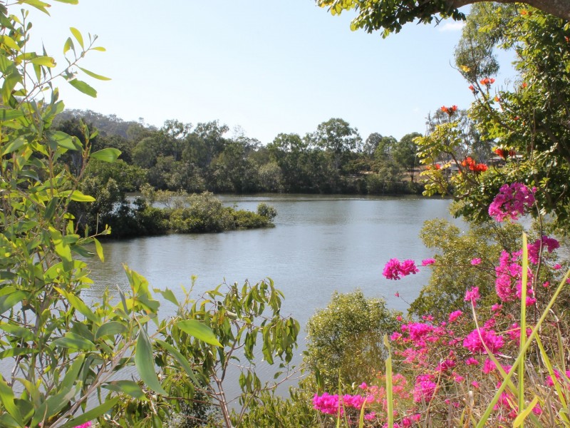 36 Tuckers Road, Boyne Island QLD 4680