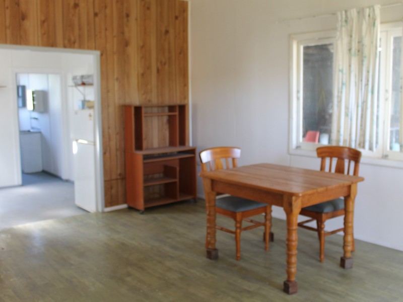 36 Tuckers Road, Boyne Island QLD 4680