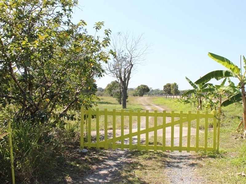 36 Tuckers Road, Boyne Island QLD 4680