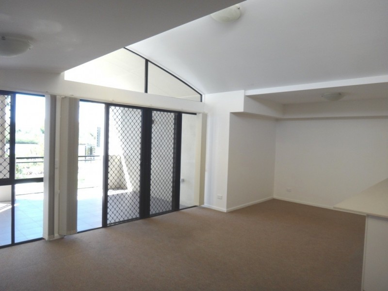 14/8a Wyndham Ave, Boyne Island QLD 4680