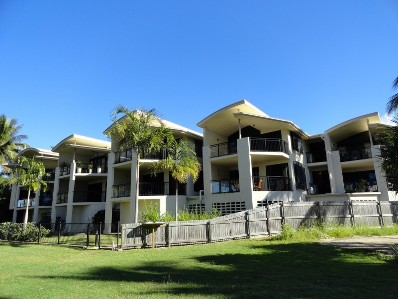 14/8a Wyndham Ave, Boyne Island QLD 4680