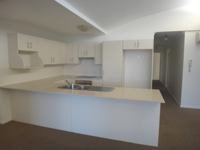 14/8a Wyndham Ave, Boyne Island QLD 4680