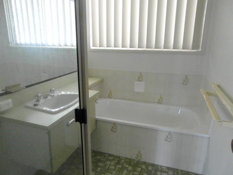 12 Davina Street, Boyne Island QLD 4680