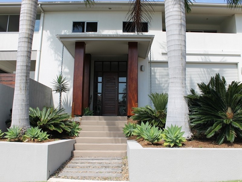 1 Caitlin Court, Boyne Island QLD 4680