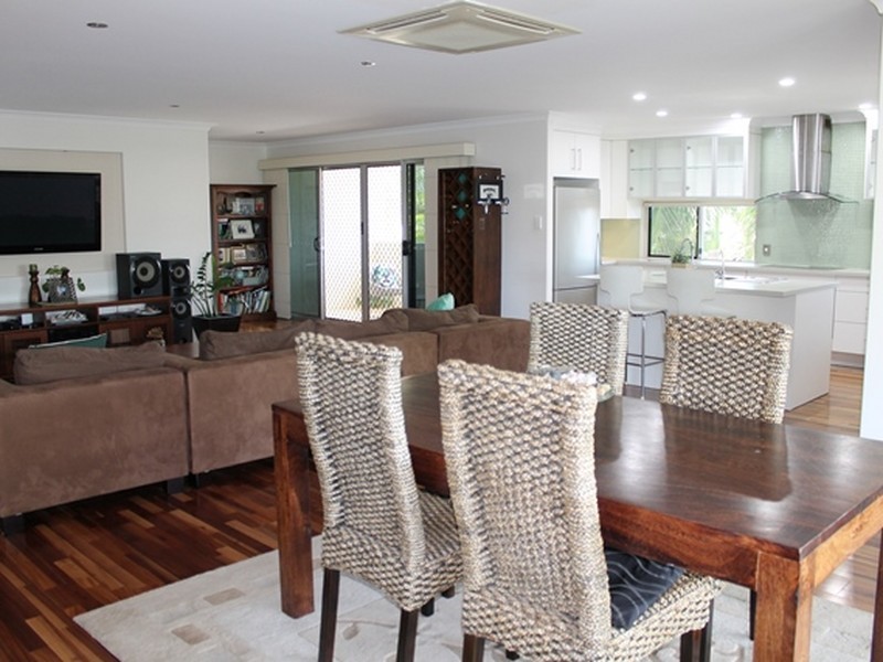 1 Caitlin Court, Boyne Island QLD 4680