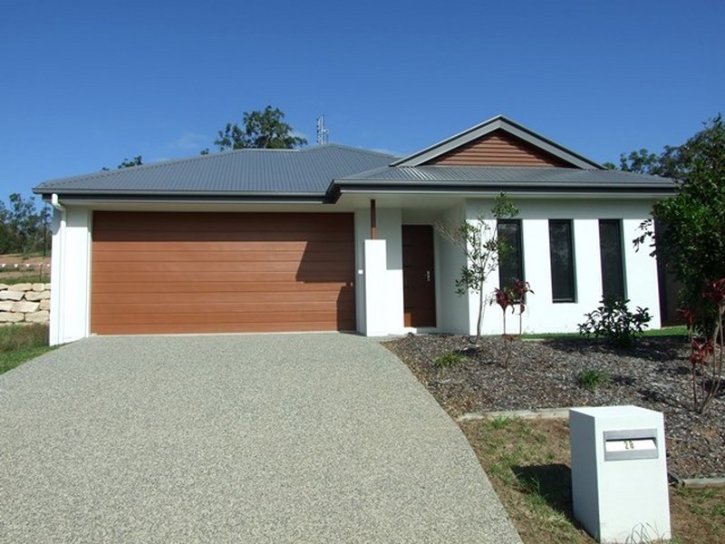 28 Caulder Esplanade, Boyne Island QLD 4680
