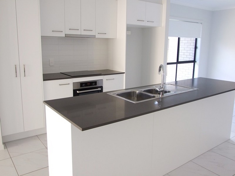 28 Caulder Esplanade, Boyne Island QLD 4680