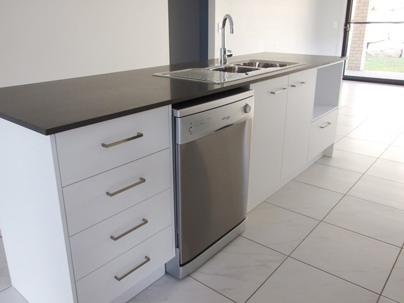 28 Caulder Esplanade, Boyne Island QLD 4680