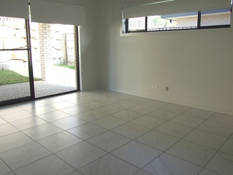 28 Caulder Esplanade, Boyne Island QLD 4680