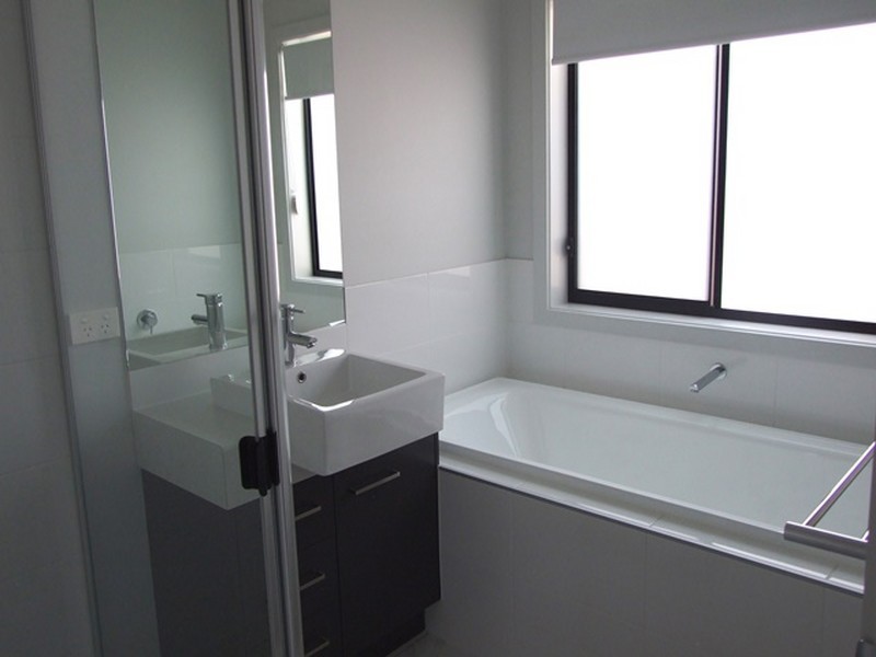 28 Caulder Esplanade, Boyne Island QLD 4680