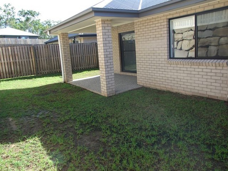 28 Caulder Esplanade, Boyne Island QLD 4680