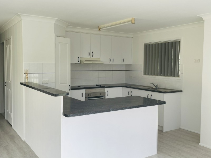 11 BALLOOK STREET, Boyne Island QLD 4680