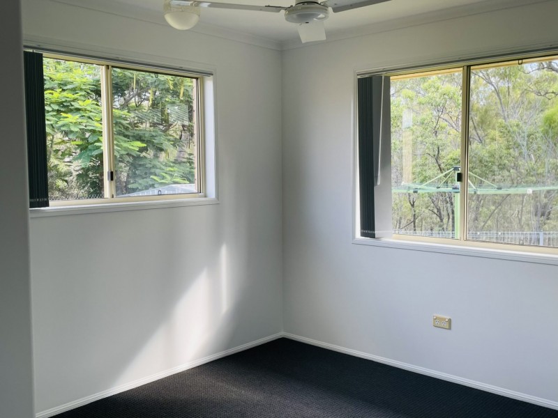 11 BALLOOK STREET, Boyne Island QLD 4680