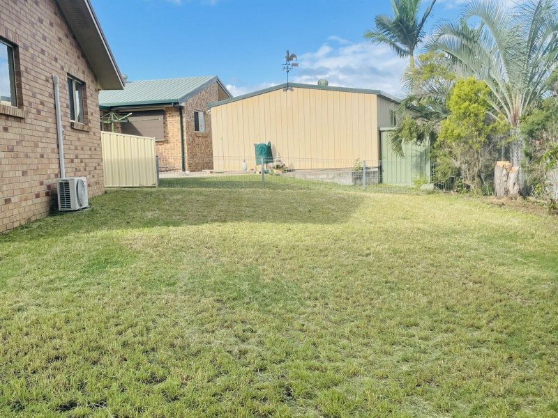 11 BALLOOK STREET, Boyne Island QLD 4680