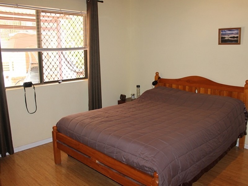 77 Malpas Street, Boyne Island QLD 4680