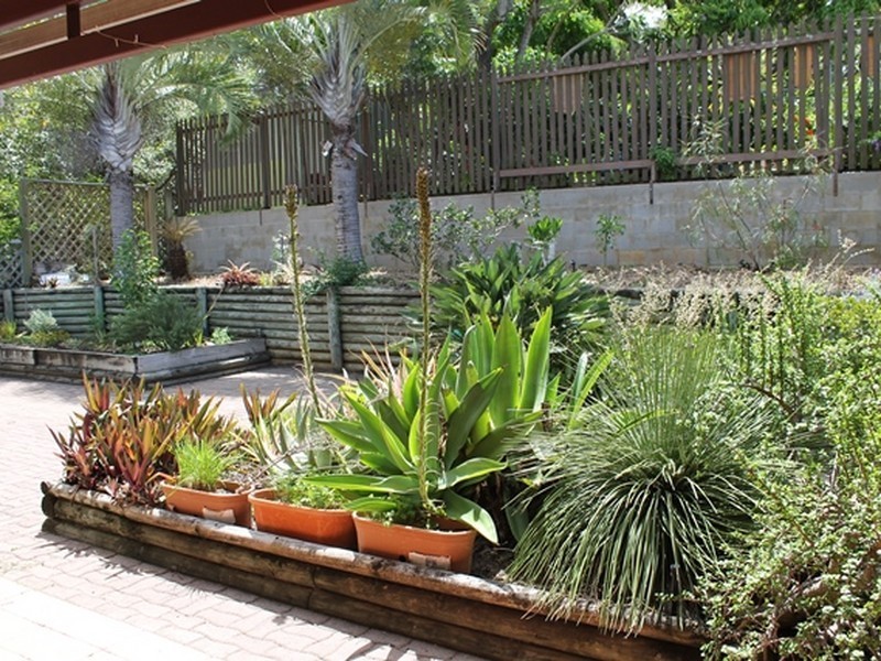 77 Malpas Street, Boyne Island QLD 4680