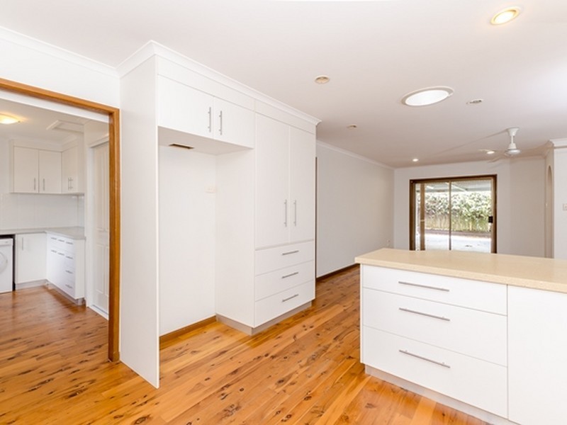 15 Alkina Crescent, Boyne Island QLD 4680