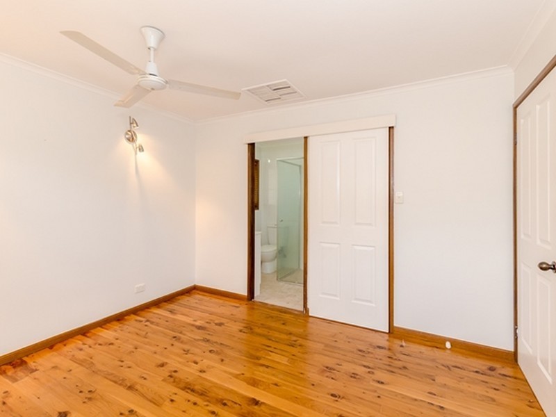 15 Alkina Crescent, Boyne Island QLD 4680