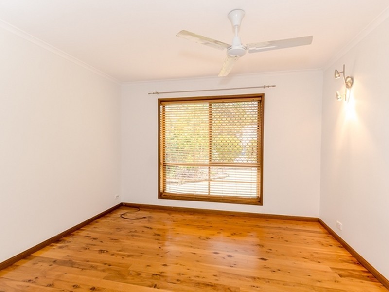 15 Alkina Crescent, Boyne Island QLD 4680