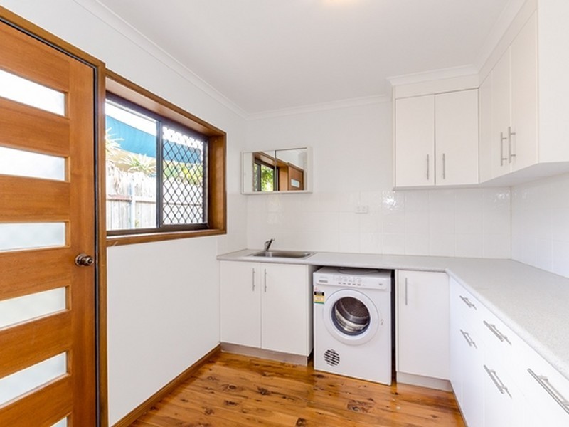 15 Alkina Crescent, Boyne Island QLD 4680