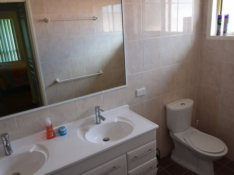 8 RICHARD STREET, Boyne Island QLD 4680