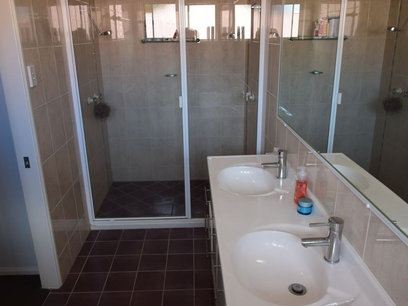 8 RICHARD STREET, Boyne Island QLD 4680