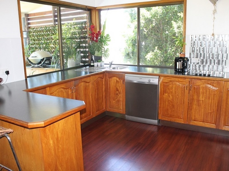 1 Jenkinson Street, Tannum Sands QLD 4680