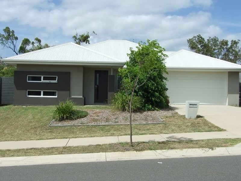 32 Koolivoo Parade, Boyne Island QLD 4680