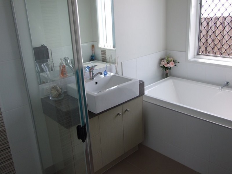 32 Koolivoo Parade, Boyne Island QLD 4680