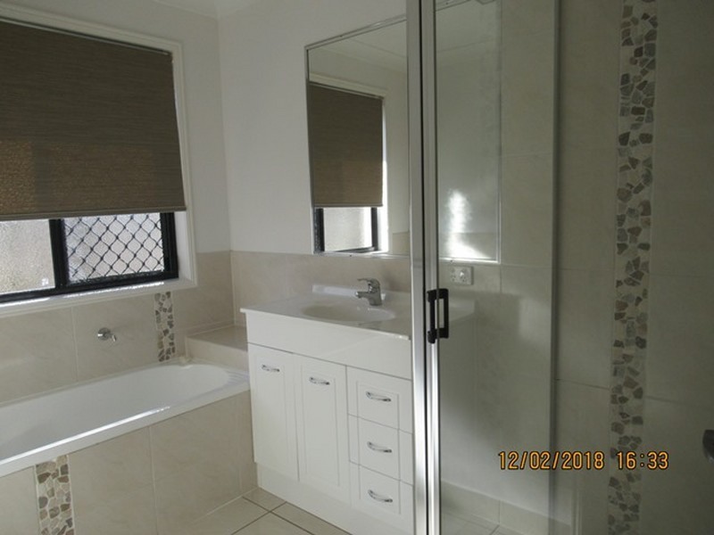 28 LONGREACH COURT, Tannum Sands QLD 4680