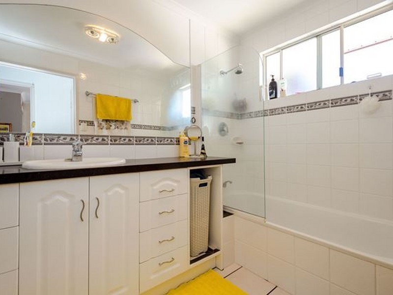 5 Corella Court, Boyne Island QLD 4680