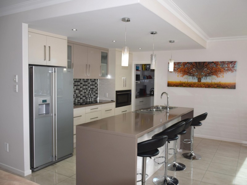 15 Riverside Drive, Tannum Sands QLD 4680