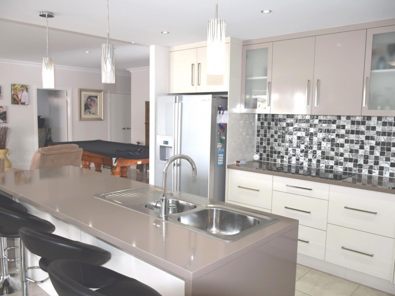 15 Riverside Drive, Tannum Sands QLD 4680