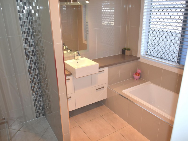 15 Riverside Drive, Tannum Sands QLD 4680