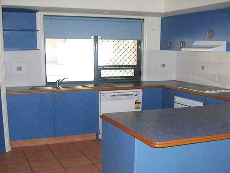 9 Swains Court, Boyne Island QLD 4680