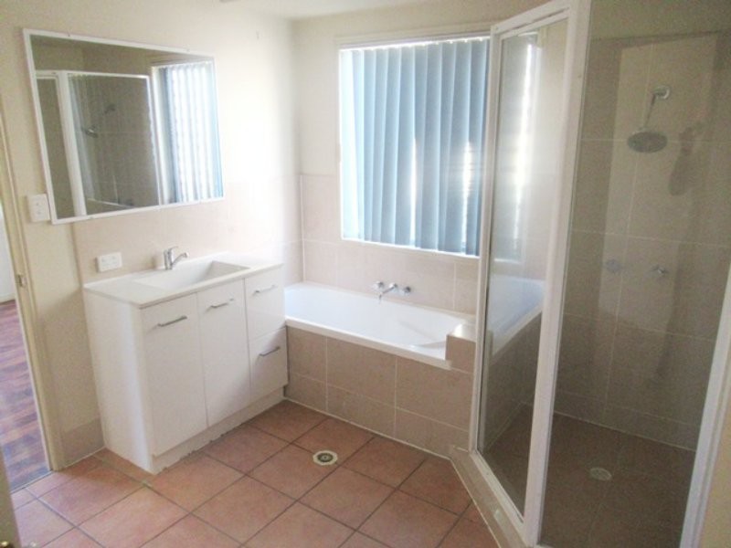 9 Swains Court, Boyne Island QLD 4680