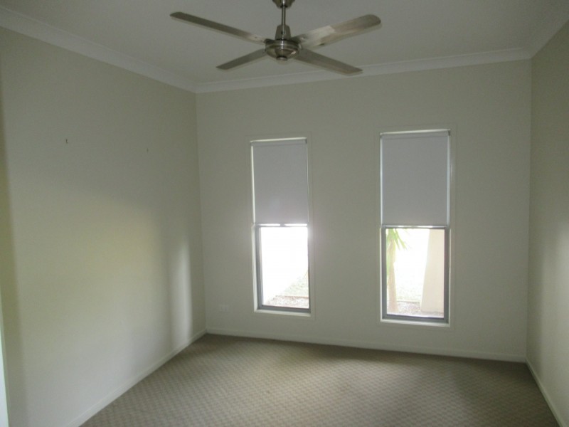 5 PALMERSTON COURT, New Auckland QLD 4680