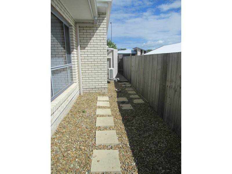 5 PALMERSTON COURT, New Auckland QLD 4680