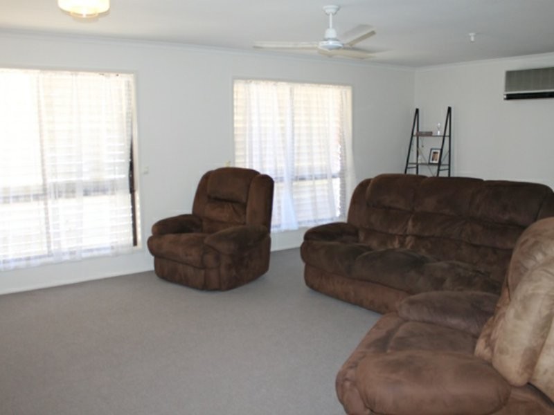 5 Polmaise Street, Boyne Island QLD 4680