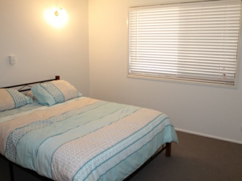 5 Polmaise Street, Boyne Island QLD 4680