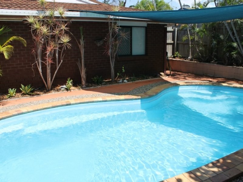 5 Polmaise Street, Boyne Island QLD 4680