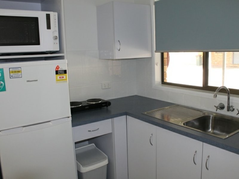 55 WYNDHAM AVENUE, Boyne Island QLD 4680