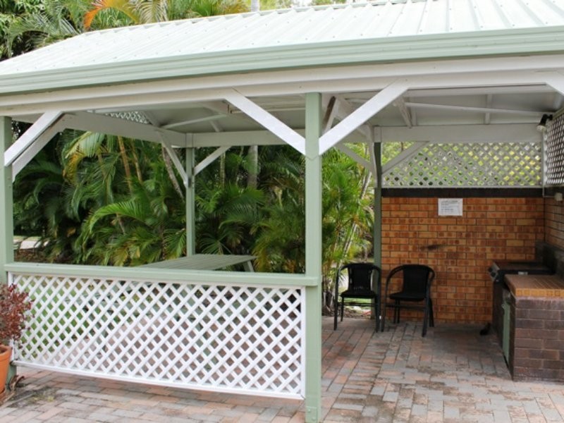 55 WYNDHAM AVENUE, Boyne Island QLD 4680