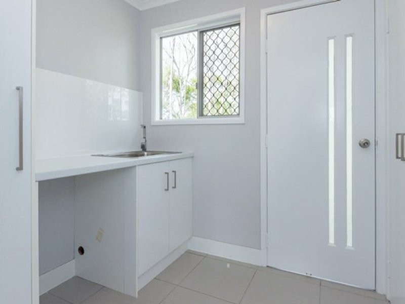 6 Alpine Avenue, Boyne Island QLD 4680