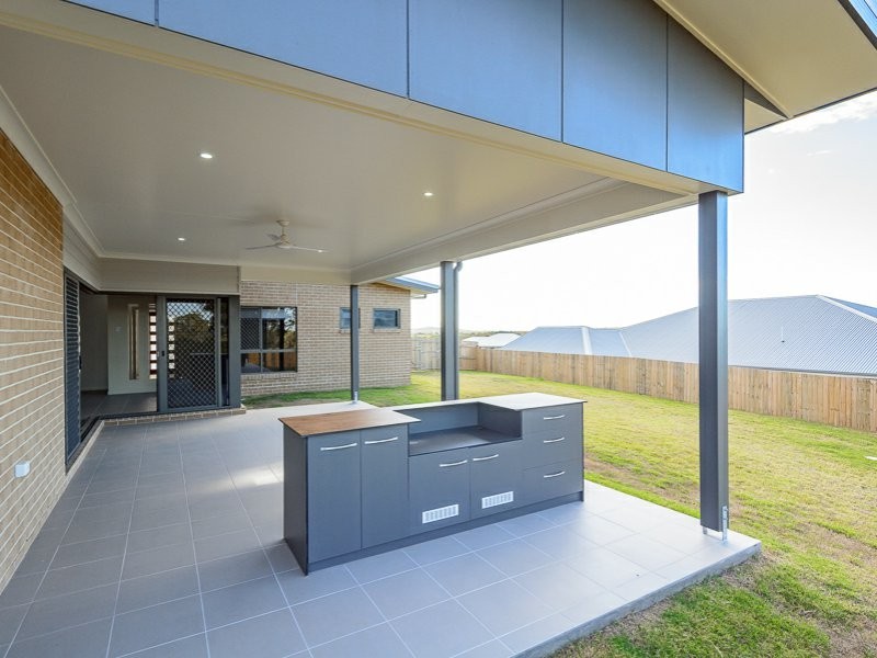 98 Broadacres Drive, Tannum Sands QLD 4680