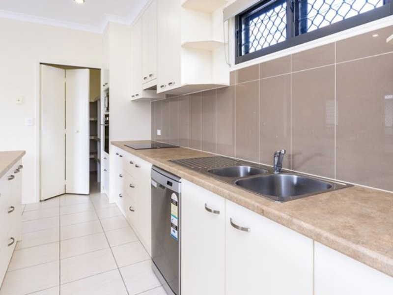 3 Danielle Court, Boyne Island QLD 4680