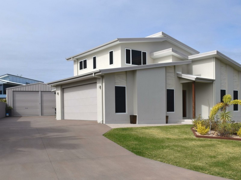 15 RIVERSIDE DRIVE, Tannum Sands QLD 4680