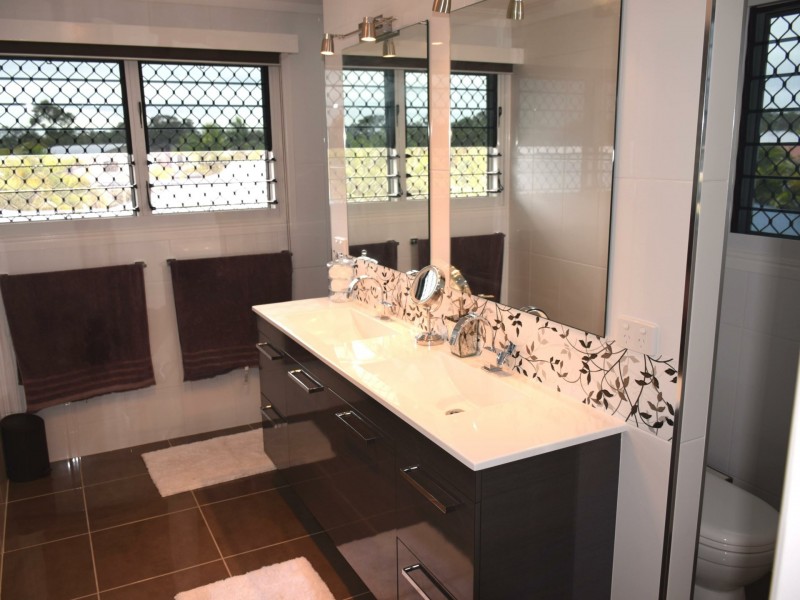 15 RIVERSIDE DRIVE, Tannum Sands QLD 4680