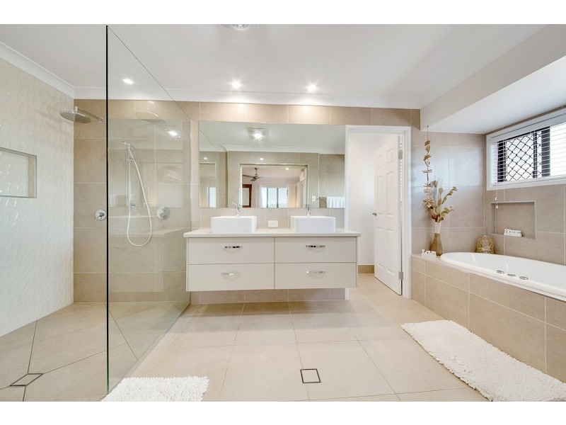 14 Stockman Drive, Benaraby QLD 4680