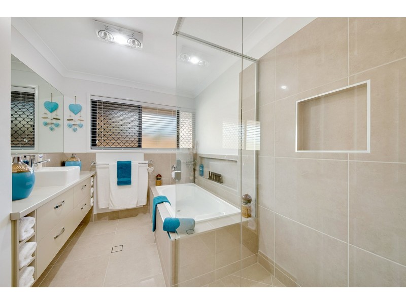 14 Stockman Drive, Benaraby QLD 4680